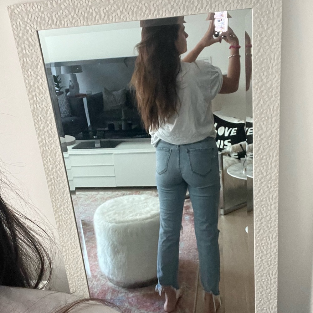 Distressed Jeans - Picture 3 of 7